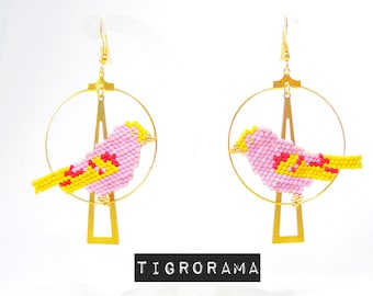 pendientes de aro pájaro miyuki triángulo rosa y dorado