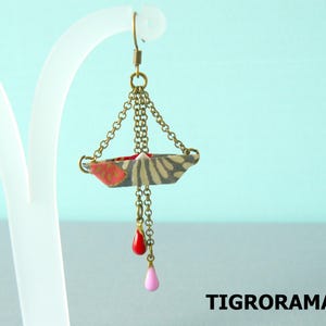 boucles d'oreille origami petit bateau en papier japonais image 3