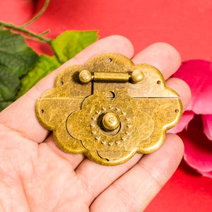 Flower Side Hasp Ancient Bronze Metal Hidden Lock Catch Chest Buckle Clasp 2 1/2x2 65mmx51mm h117 image 3