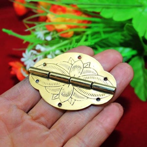 Pair of Classical Brass Flower Hinges Yellow Bronze 180 Degree Wooden Gift Box Hand Polished Finish - 2"(50mmx36mm) - sh25