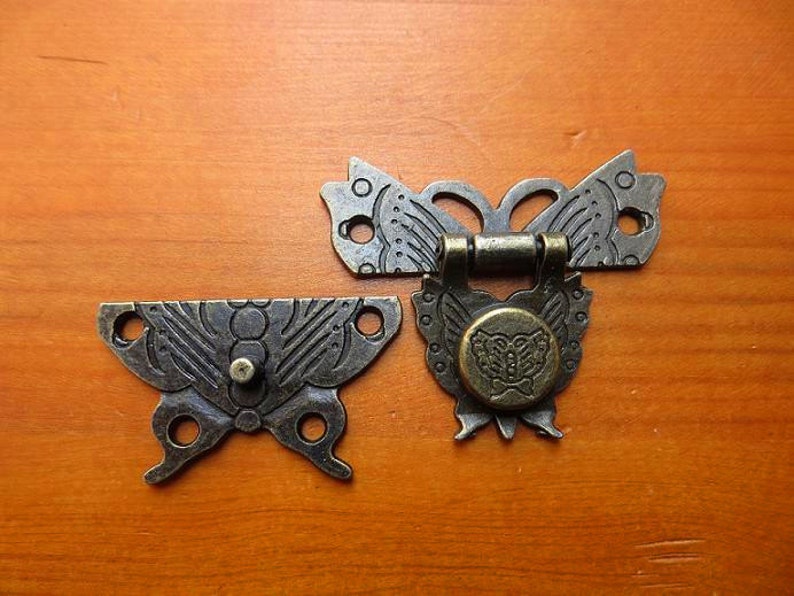 1 or 4 Butterfly Shape Hasp Wooden Box Classical Metal Lock Catch Latches for Gift Box Suitcase Buckle Clasp Hardware 251x46mm h23 image 2
