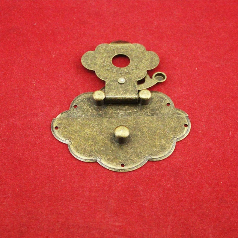 Flower Side Hasp Ancient Bronze Metal Hidden Lock Catch Chest Buckle Clasp 2 1/2x2 65mmx51mm h117 image 6