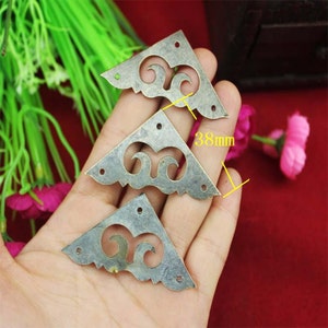 12 Metal Flower Triangle Corner - Vintage Protection Woodwork Embellishment, Wooden Box Corner - 1.5"(38mm) - fc27