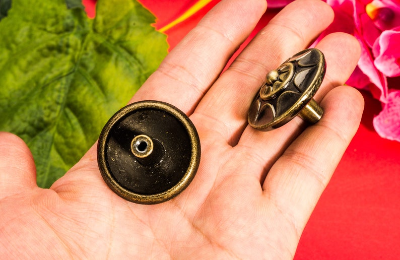 34mm Pair of Luxury Retro Knobs \u2013 Round Single Hole Bronze Brushed Alloy Drawer Pulls Bed D\u00e9corCabinet \u2013 Two Color 1 13 \u2013 k192