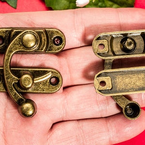 2 or 10PCS Swing Oxhorn Latches Solid Catch Bronze Lock Hasps Wooden Box Buckle Clasp Two Direction 1.5x1.738x44mm h145 image 4
