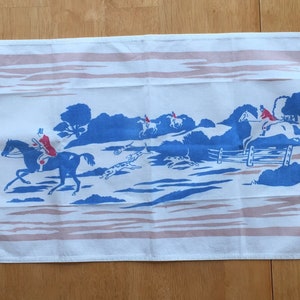 Horse Tea Towel/Hunting Scene Tea Towel/Fox Hunting Scene Table or Vanity Topper/Vintage Cotton Fox Hunt Scene/Vintage Fox Hunting Scene