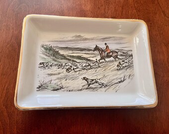 Bandeja de caza vintage de Paul Brown: Plato con detalles dorados de Delano Studios