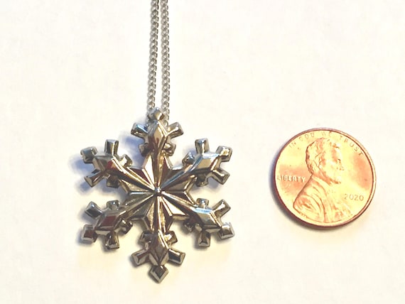 1979 Gorham Sterling Silver Snowflake/Vintage 1979 Gorham Sterling Silver Snowflake Pendant w Sterling Silver chain/Gorham Snowflake w chain