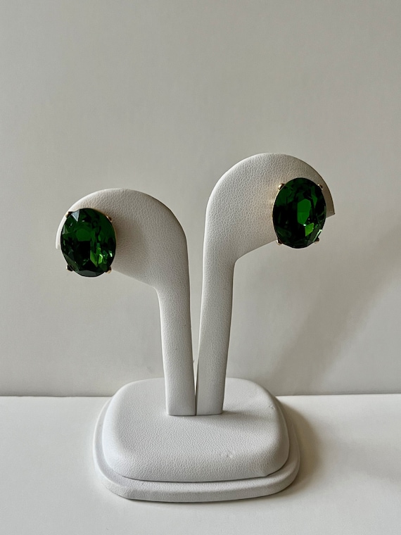 Crown Trifari/Crown Trifari Oval GREEN Crystal Ear