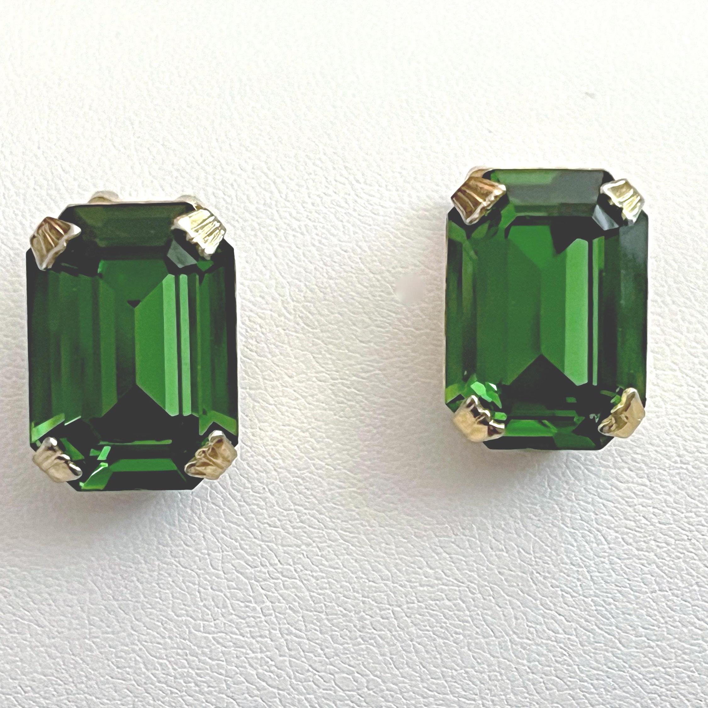 Vintage Weiss Emerald Cut Green Rhinestone Clip On Earrings