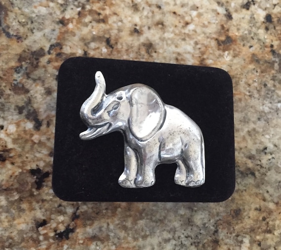 Vintage 1940s Signed Coro Silver Elephant Pin/Cor… - image 1