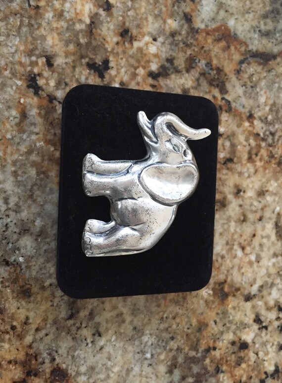 Vintage 1940s Signed Coro Silver Elephant Pin/Cor… - image 3