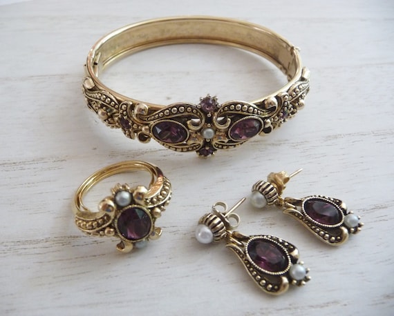 Vintage 2024 avon jewelry