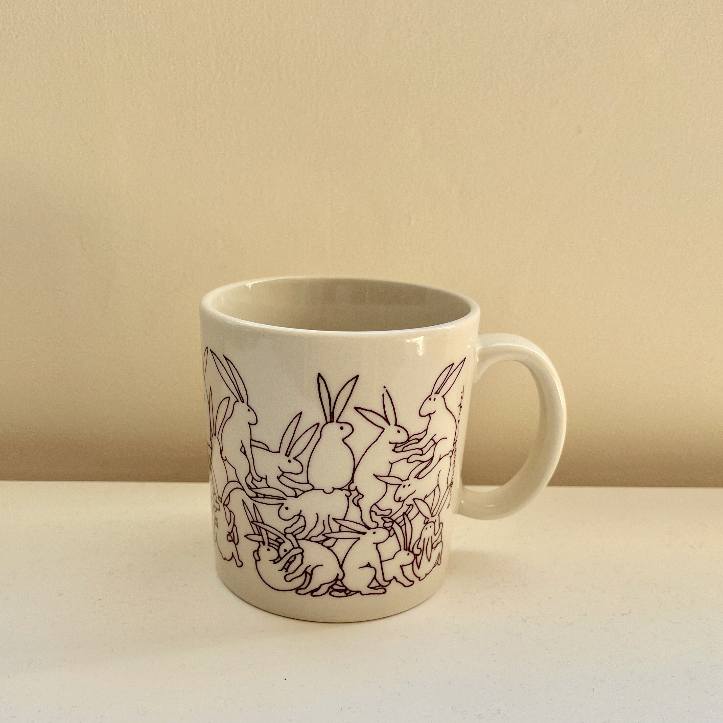 alien movie coffee mug Alien Drinking Coffee Mug– Quirky Sci-Fi Graphic Coffee Cup – Cafe Tico