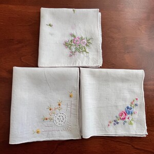 Vintage Hankie Embroidered Flowers, Vintage Hankies with Embroidered Flowers Set of THREE, Vintage Hankie, Vintage Handkerchief