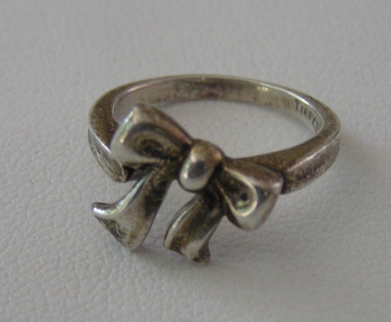 Vintage! Tiffany & Co. 18k Yellow Gold Diamond Ribbon Bow Band Ring |  Fortrove