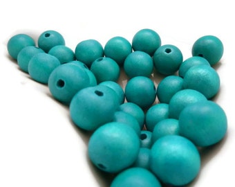 50 wooden beads turquoise 10 mm