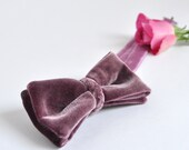 Luxurious velours bow tie. Groom's Bow Tie. Groomsmen's Bow Tie. Wedding Bow Tie. Purple Bow Tie. Violet Bow Tie.
