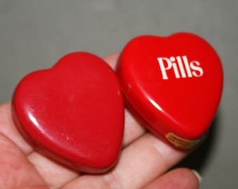Vintage 80s heart shaped metal box, Pills box, valentine tin box, Made in Italy, Collectable boxes, gift for her, Mother&#39;s Day gift