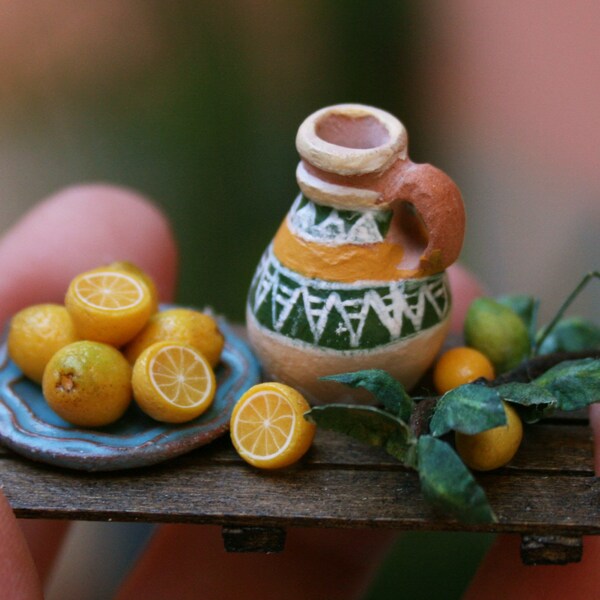 DOLLHOUSE MINIATURES "Chopping board with lemons plate and jug"- Artisan Handmade Miniature in 12th scale. From CosediunaltroMondo Italy