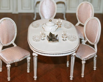 DOLLHOUSE MINIATURES " White oval Dining room table"   Artisan Italian Handmade Miniature in 12th scale. From CosediunaltroMondo Italy