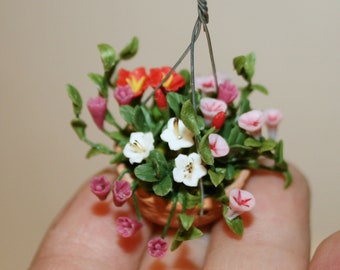 DOLLHOUSE Miniatures  " Hanging, Flowers vase "  Scale 1/12 Artisan handmade miniature. CosediunaltroMondo Italy