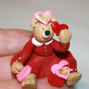 Teddy bears Valentine&#39;s Day- Dollhouse miniatures - Artisan Handmade Miniature 1:12 scale -CosediunaltroMondo Italy