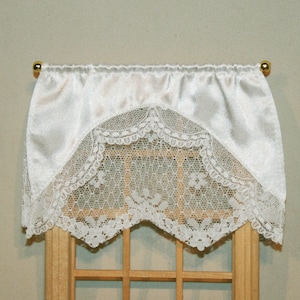 Dolls House white Curtains on Rail Miniature Accessory,  Window Accessory - 12th scale. From CosediunaltroMondo Italy