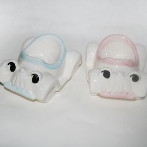 Vintage Car Egg Cup Holder - White pink light blue color - Pottery - CosediunaltroMondo