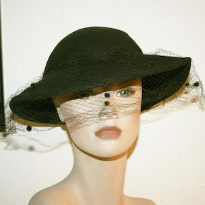 Black cloth hat with veil, 80s hats, made in Italy hats, fashionable hat - Autumn Fall Winter, movie props - gift for her
