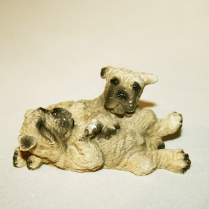 Vintage Resin dog with puppies -Dollhouse miniatures - doll size -From CosediunaltroMondo Italy