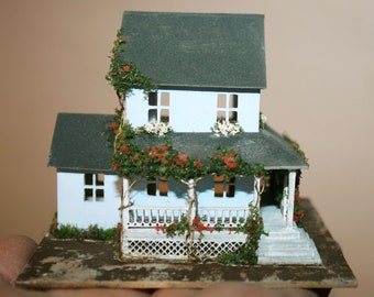 DOLLHOUSE MINIATURES " Mini house " Artisan Handmade Miniature in 1144th scale. From CosediunaltroMondo Italy