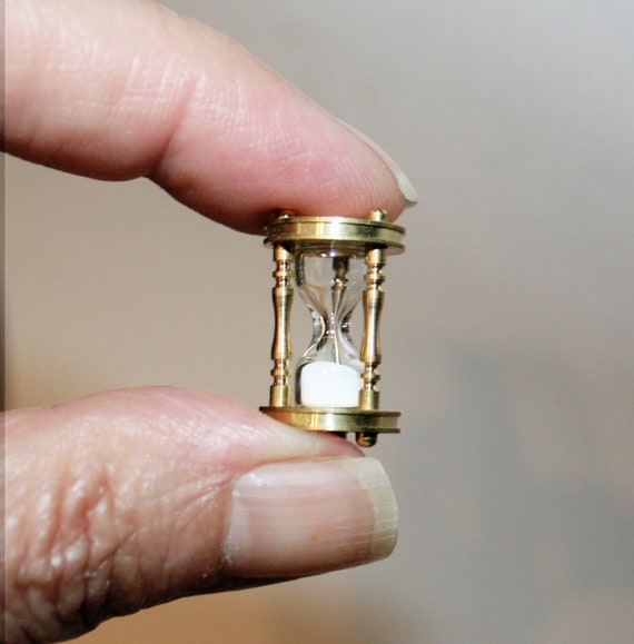 Miniature hourglass online