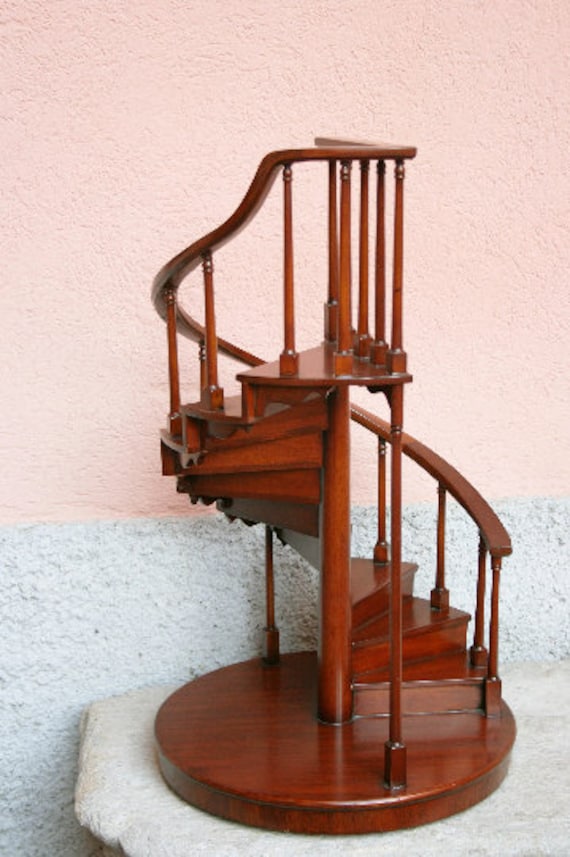 木製螺旋階段模型 - 博物館の家具の収集 - クリスマスプレゼント