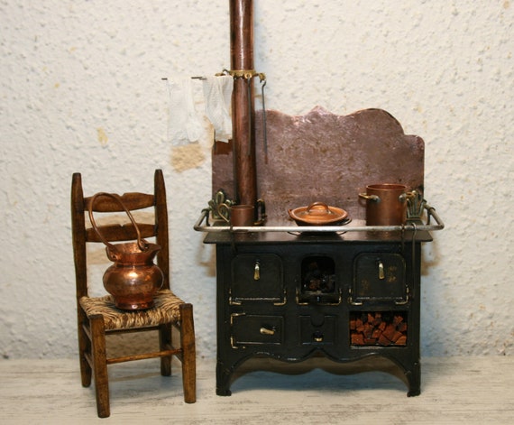 Dollhouse Miniature Antique Cast Iron StoveMini Furniture Model Iron Stove Top Long Chimney
