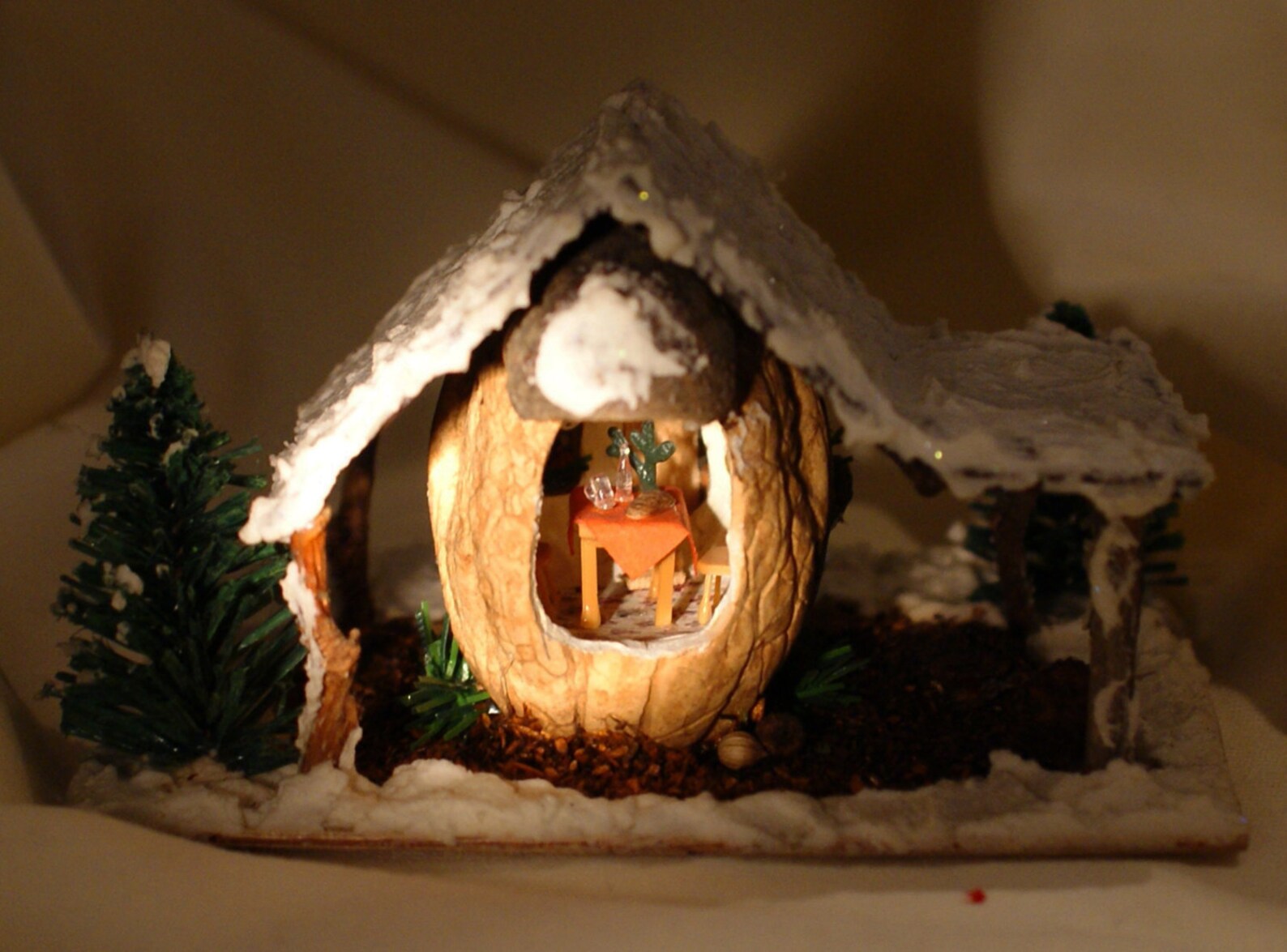 DOLLHOUSE MINIATURES