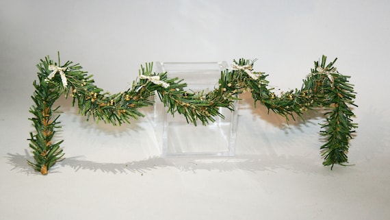 Christmas fireplace Garland - DOLL HOUSE MINIATURES -Artisan Handmade Miniature 1:12 scale. From CosediunaltroMondo Italy