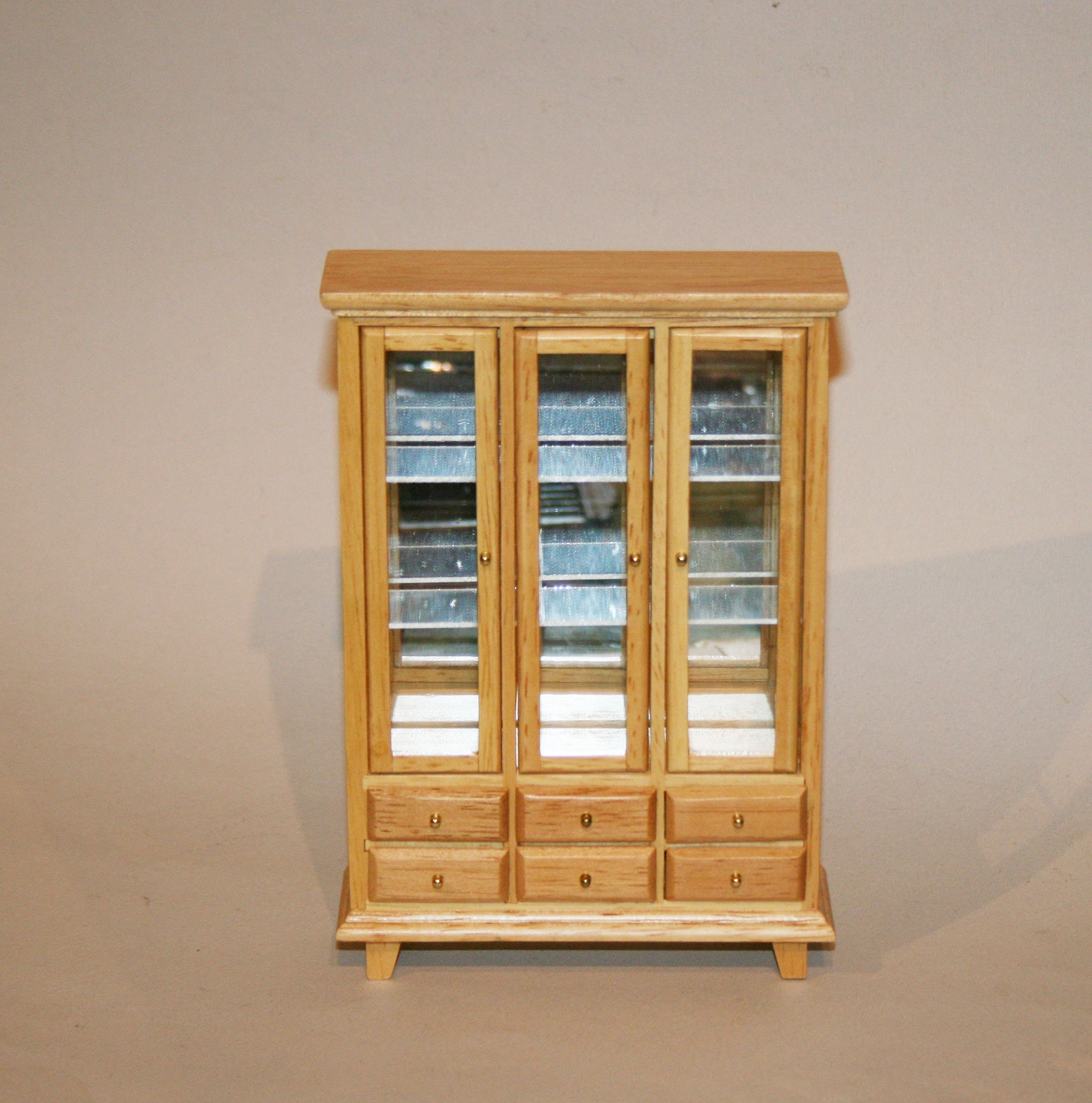 MINIATURE CASA DELLE BAMBOLE Mobili per sala da pranzo, color rovere Miniatura artigianale fatta a mano in scala 12-CosediunaltroMondo Italia - Italia MINIATURE CASA DELLE BAMBOLE Mobili per sala da pranzo, color rovere Miniatura artigianale fatta a mano in scala 12-CosediunaltroMondo Italia - Italia
