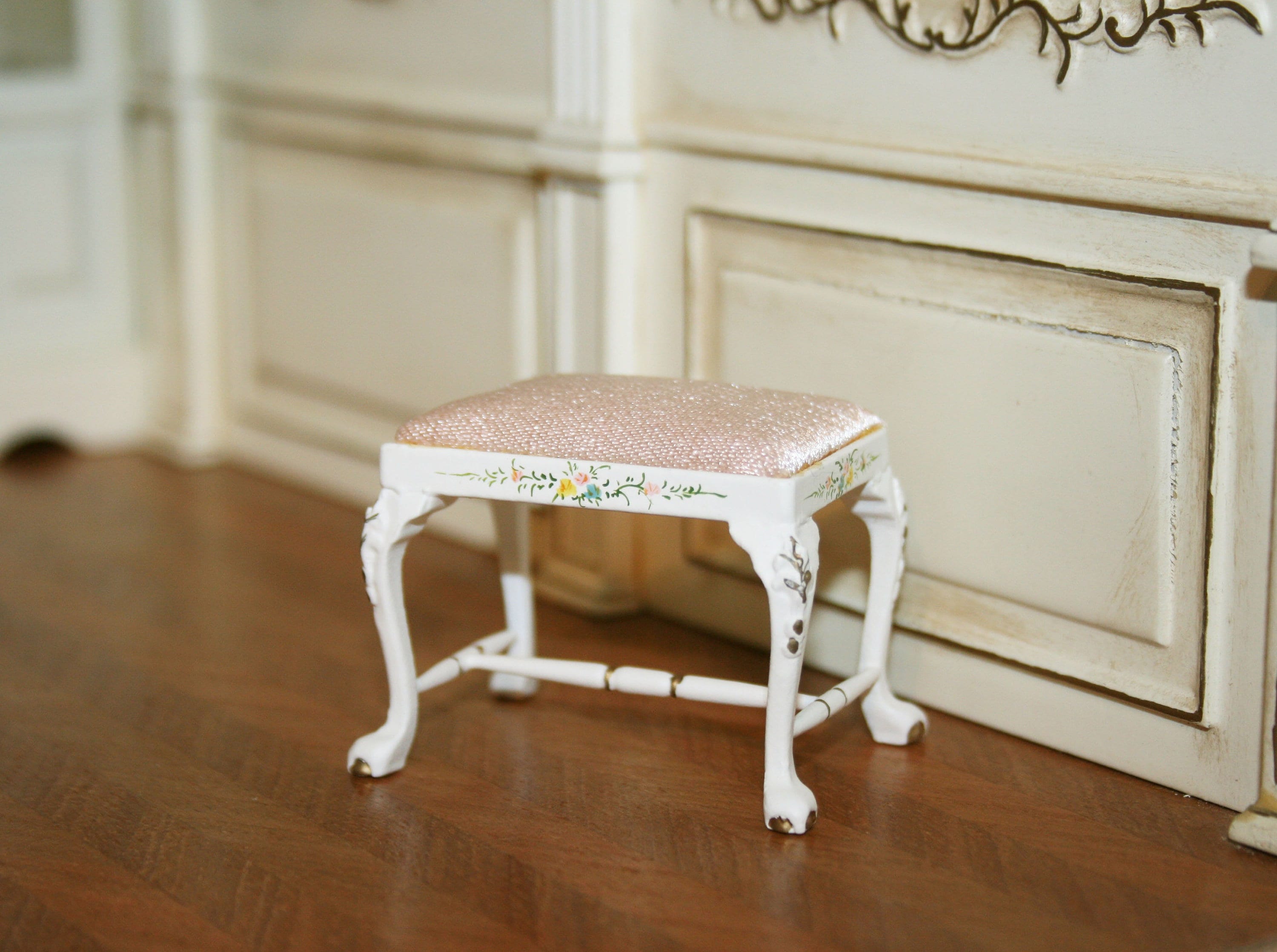 retro dressing table stool Queen Anne Style Antique Dressing Table Stool in Antique Stools