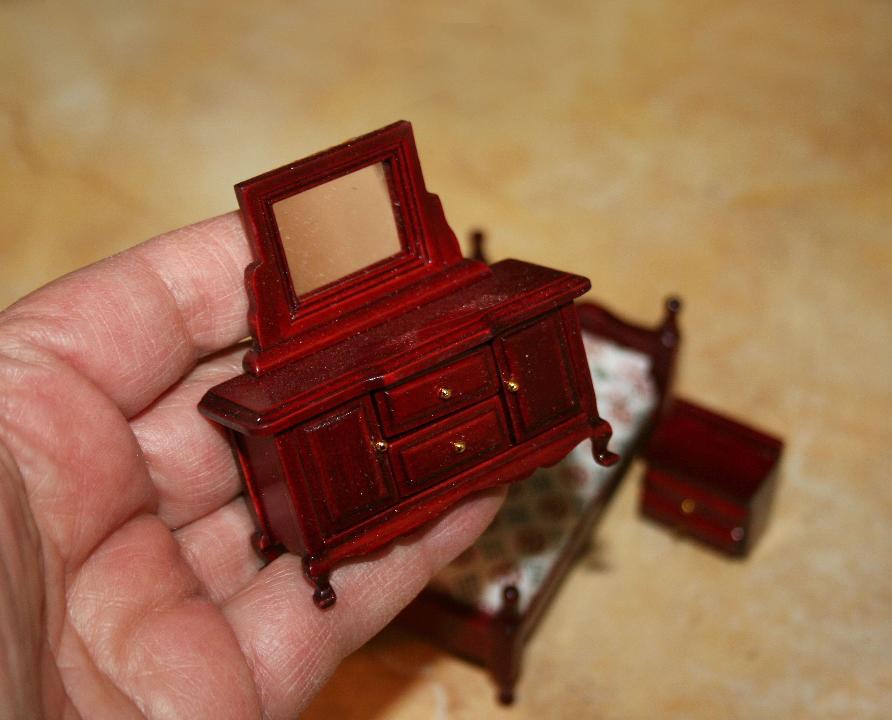 Mobili In Miniatura Scala 1:24 – Cassettiera Argento 5 Cassetti E Comò 3 Cassetti – COLLECTROOMI