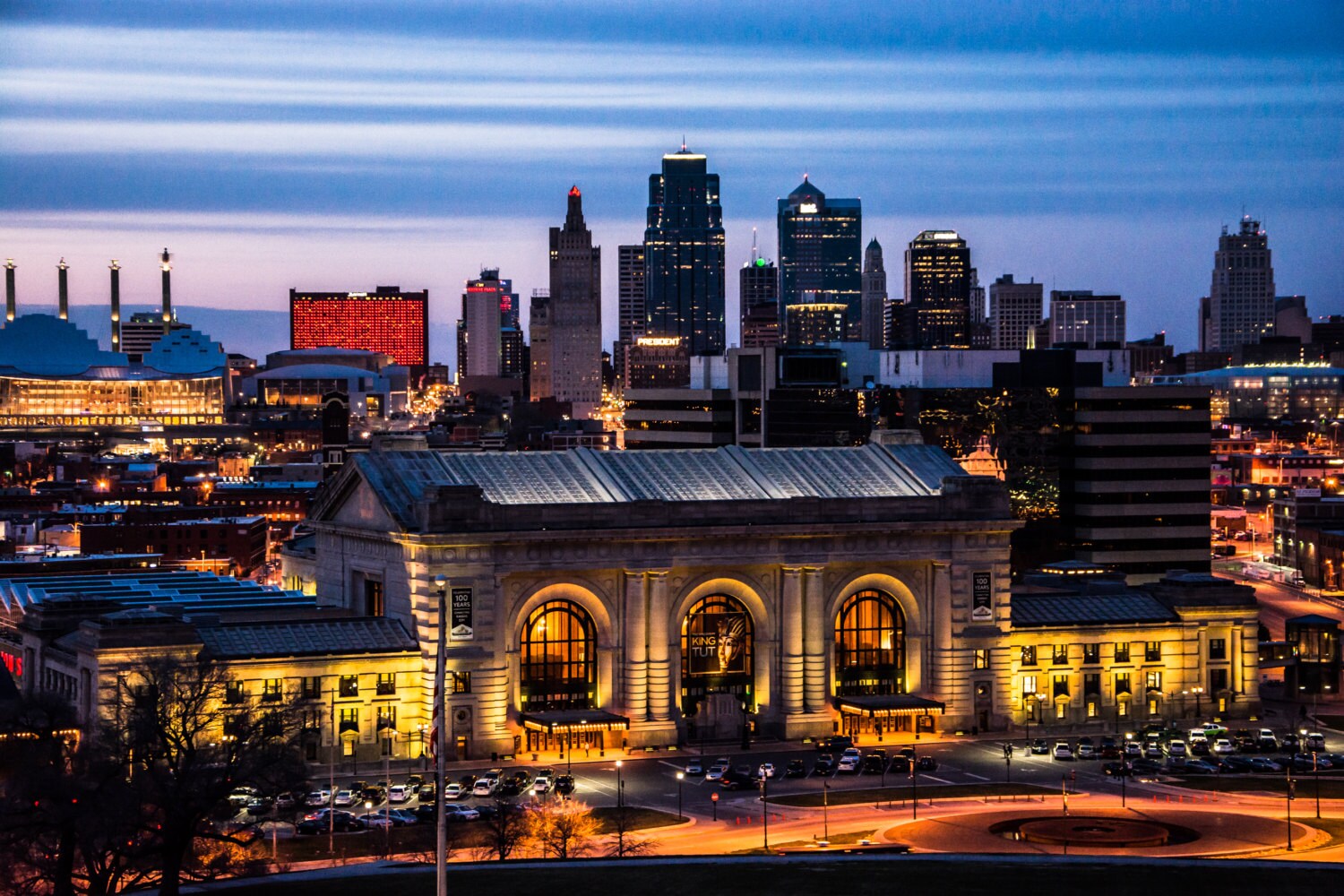 Kansas City Skyline With Union Station,power & Light Building, Bartle