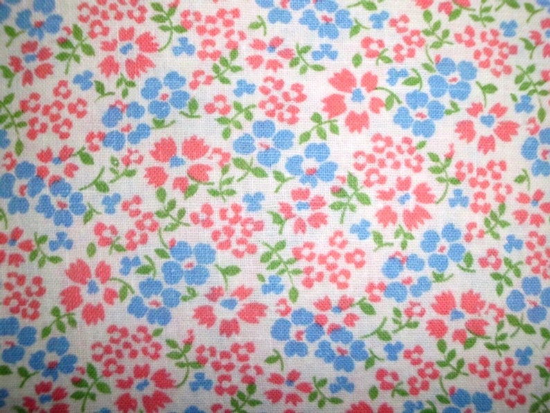 Pink Blue Tiny Flowers Vintage Feedsack Fabric 1930/'s 1940/'s Fat Quarter Quilting Crafts