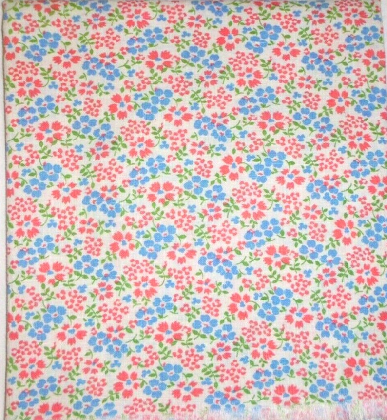 Pink Blue Tiny Flowers Vintage Feedsack Fabric 1930/'s 1940/'s Fat Quarter Quilting Crafts
