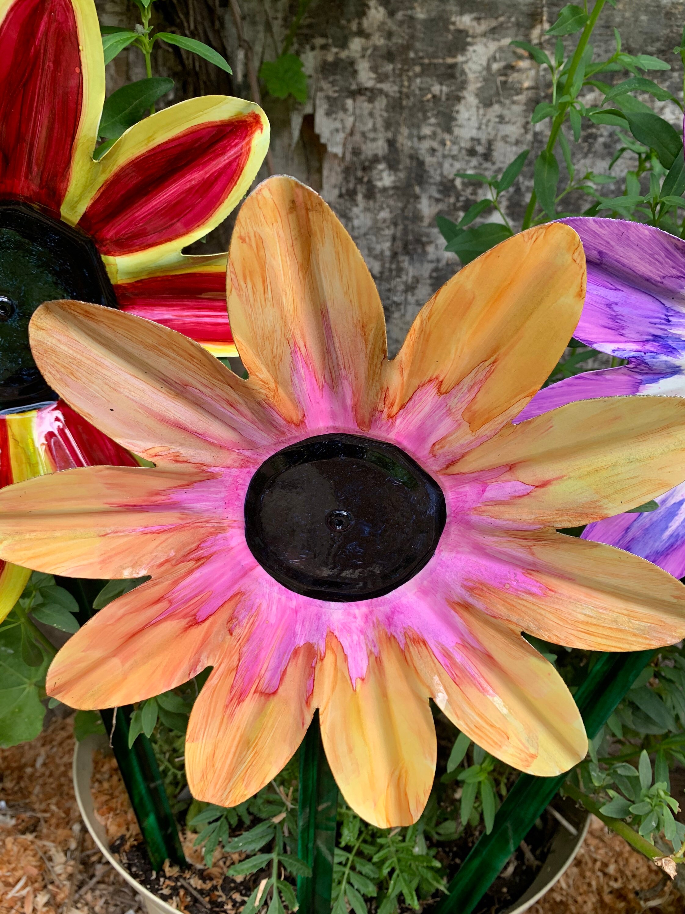 Daisy Metal yard art / wall fence hanging Etsy