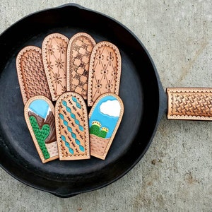 Pan handle cast iron skillet handle cover leather pan handle cover hostess gift outdoorcooking accessory hot handle cover Dutch oven handle
