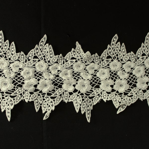 5" wide Venise Lace for Brides, Flowergirls and Quinceanera Dresses 1980s Vintage LAT611