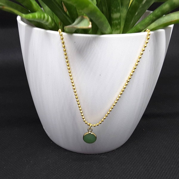 Collier chaine boules / billes doré - pendentif cristal vert