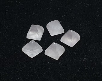 05Pcs. Lote, Piedra preciosa de cuarzo rosa natural, AAA + Calidad Pirámide forma piedra preciosa de cuarzo, 8X8MM Lisa pirámide de cuarzo rosa piedras preciosas