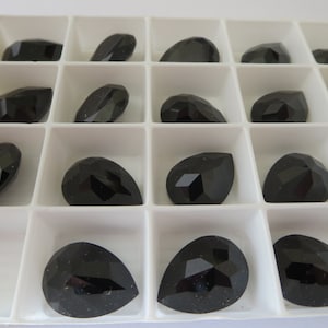 Swarovski Chaton Teardrop Bead Crystal Jet unfoiled 18 x 13mm Art 4320 (2 Beads)