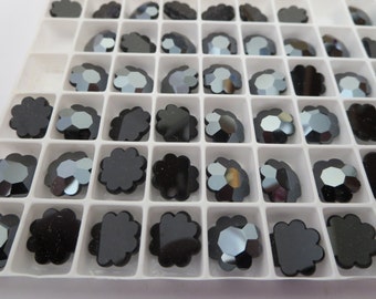 Swarovski Flower Cabochon Hematite unfoiled 10mm Art 2700 (4 Beads)